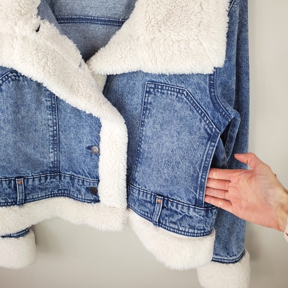 Celebrity Pink Size M Sherpa Button Up Denim Jean Jacket With Pockets - Picture 11 of 13